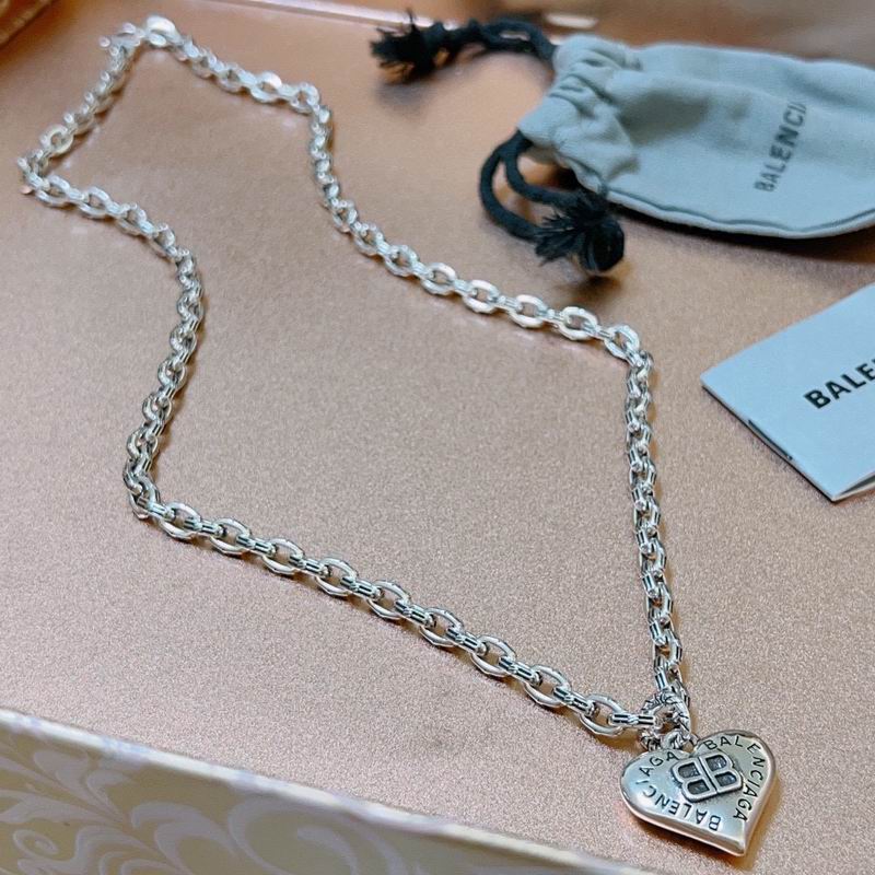 Balenciaga necklace 01lyr19 (1)